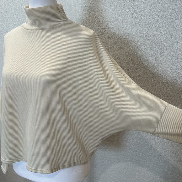 Melrose and Market, Size XXX Small waffle print cream colored turtleneck sweater - Picture 5 of 6